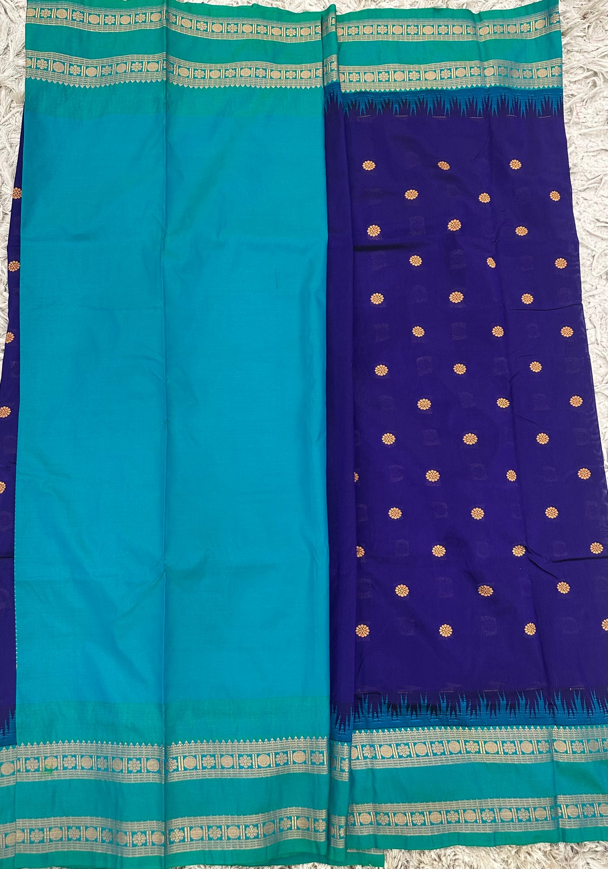 Ilkal pattu small buta with gap border saree