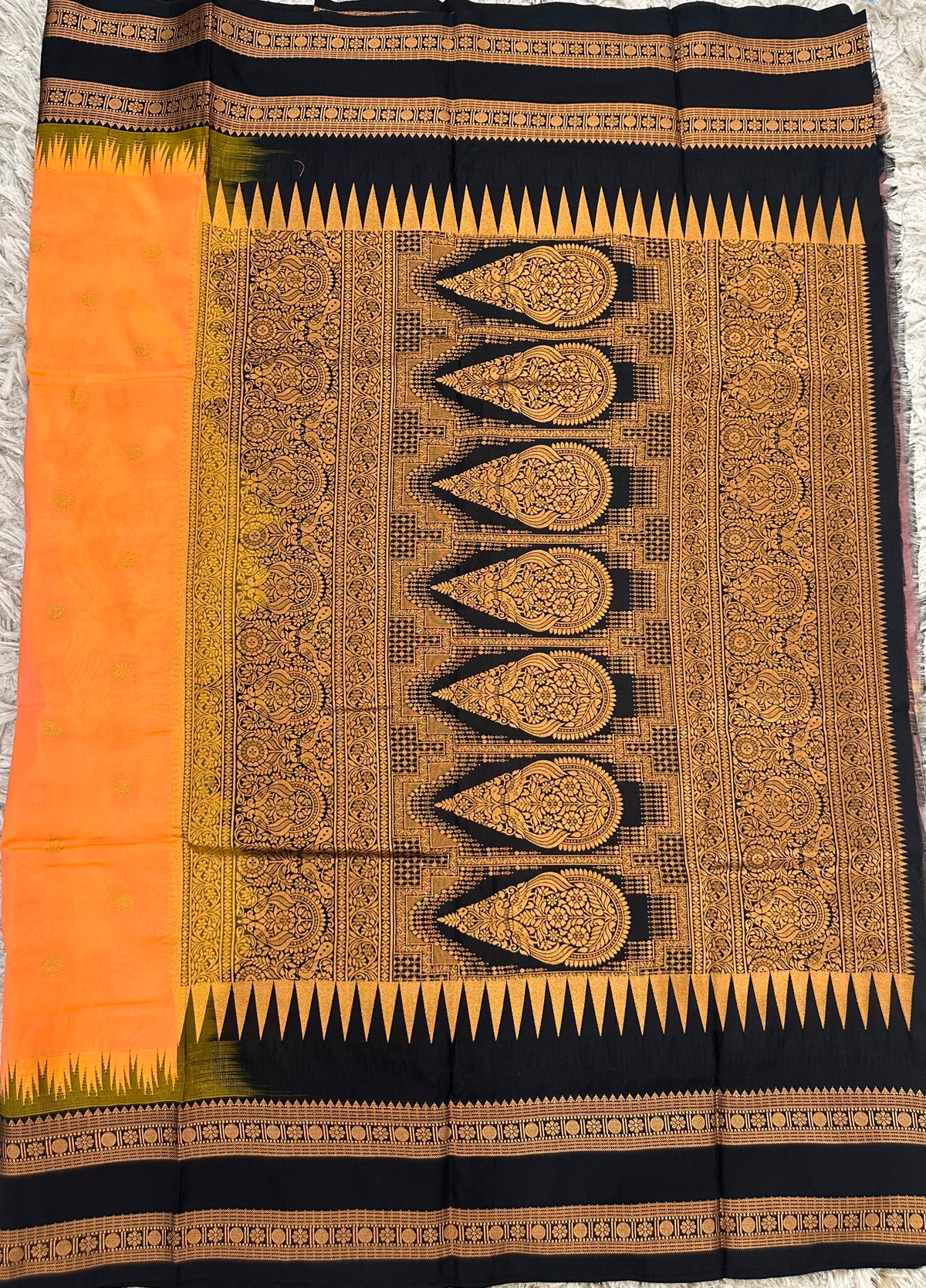 Ilkal pattu small buta with gap border saree