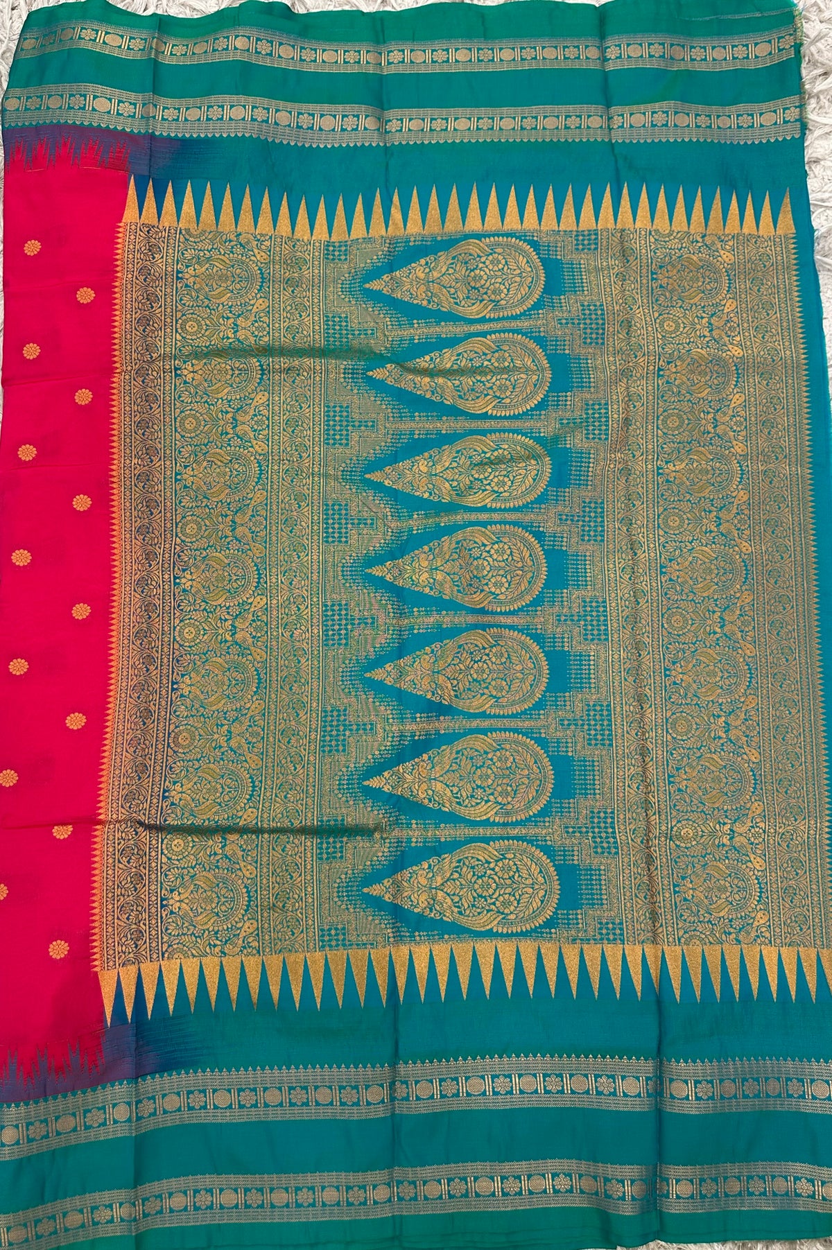 Ilkal pattu small buta with gap border saree