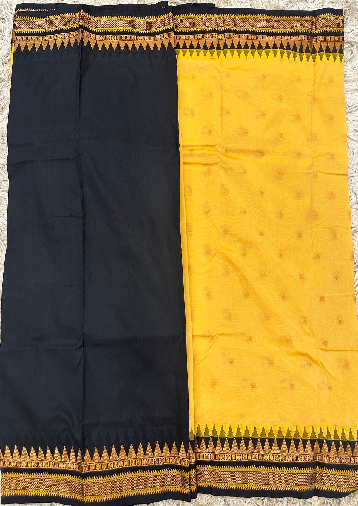 Ilkal pattu small buta with temple Border saree