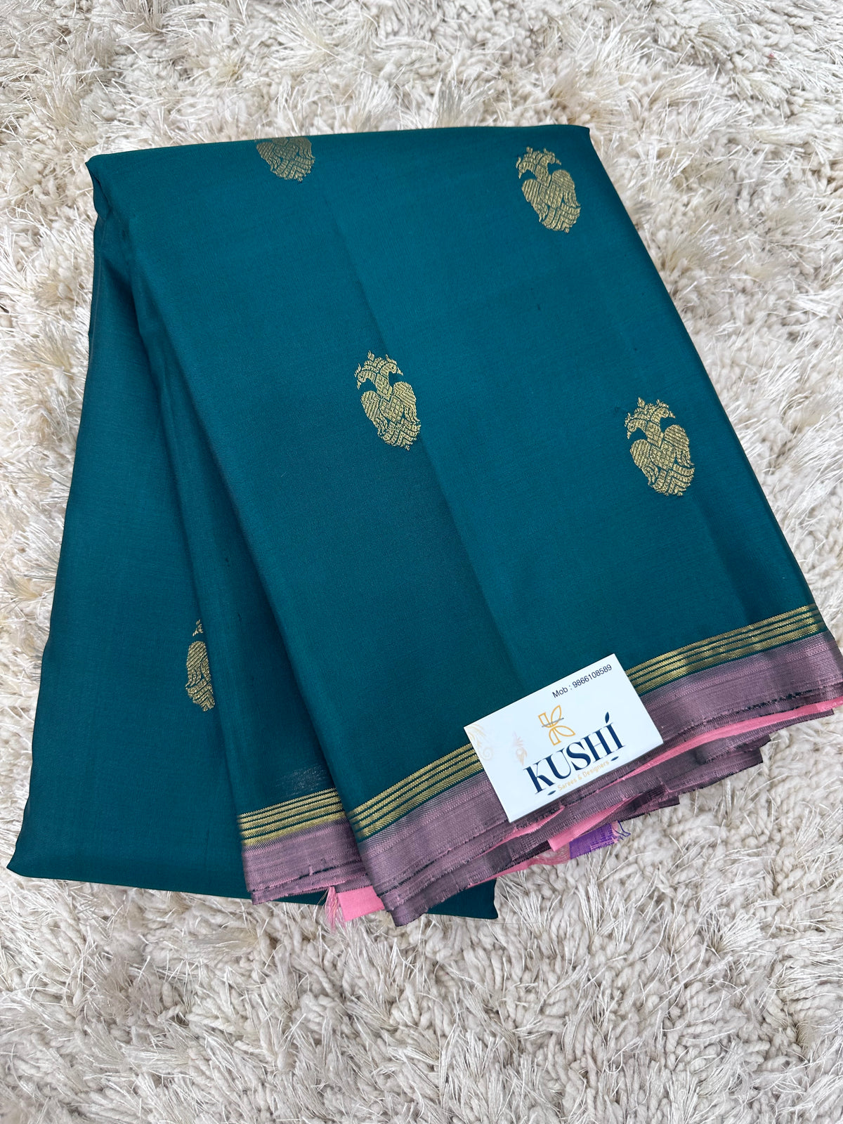 Kanchi Pattu Border Less Sarees