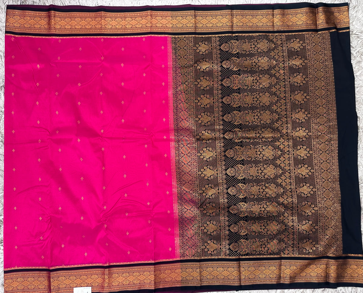 Ilkal Pattu with Traditional Border Saree