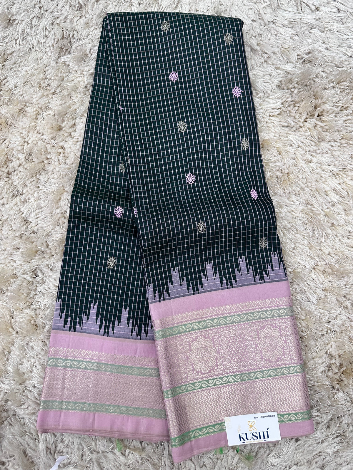 Gadwal Pattu with Big Kanchi Border Saree
