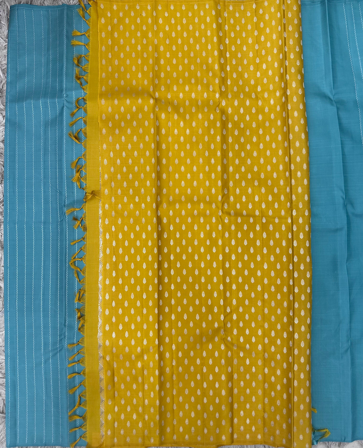 Kanchi Pattu Border Less Sarees
