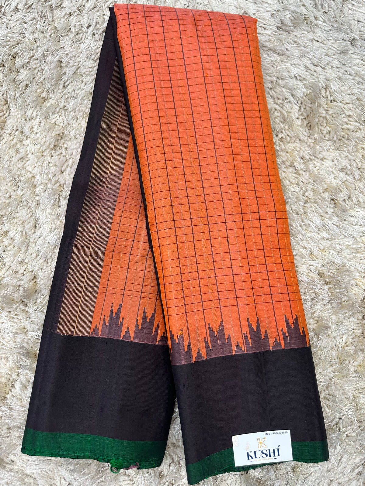Gadwal pattu checks with plain temple border saree