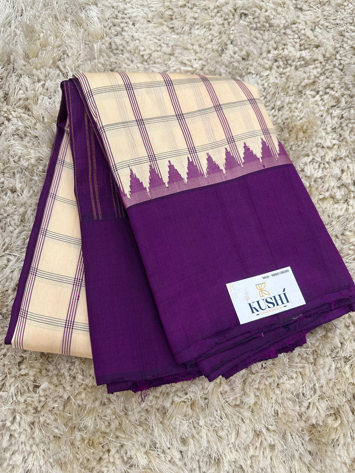 Gadwal Pattu Broad Thread Checks with Plain Border