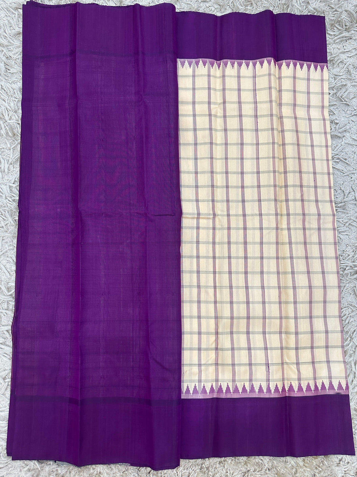 Gadwal Pattu Broad Thread Checks with Plain Border