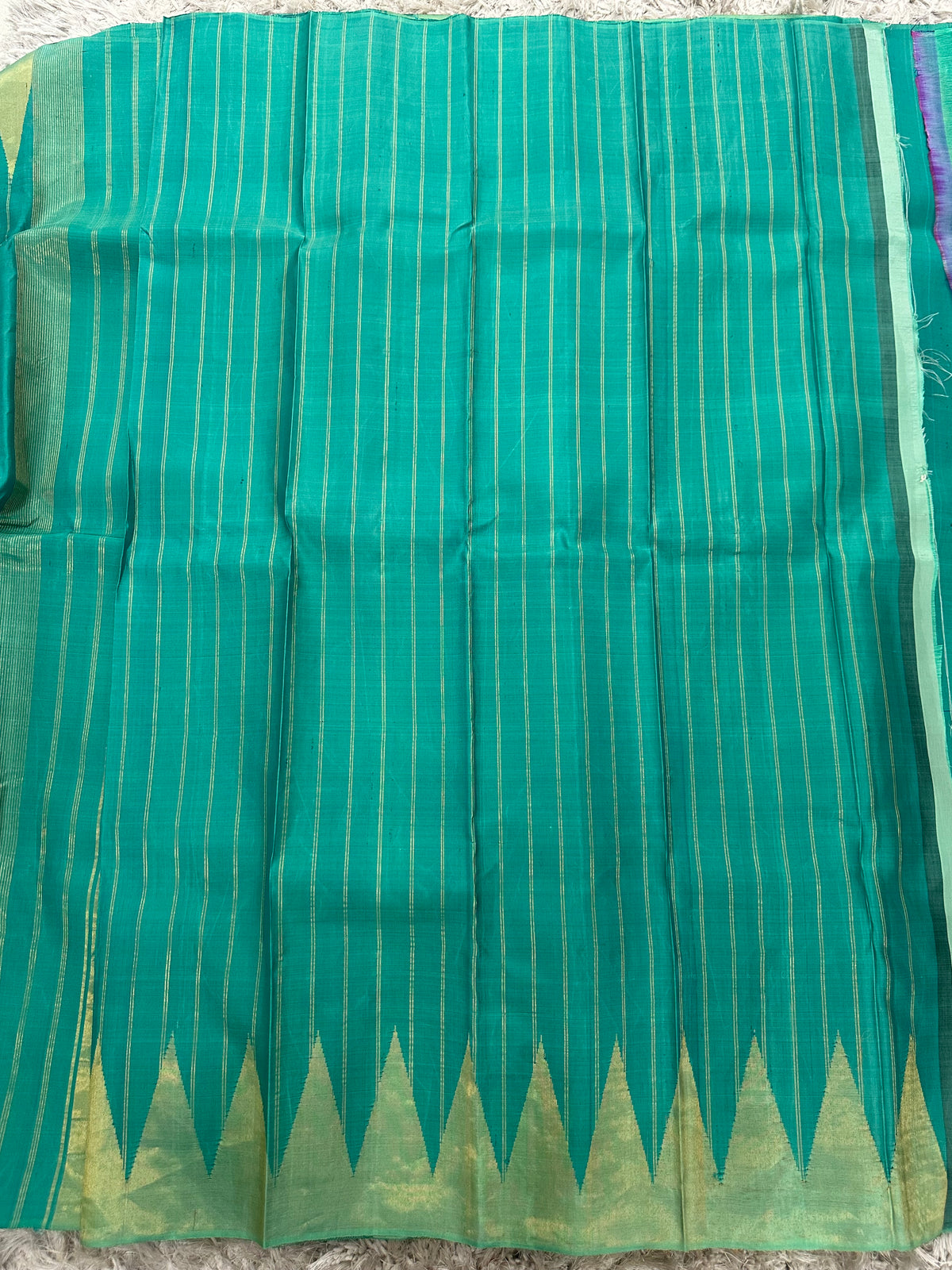 Gadwal pattu temple border saree 