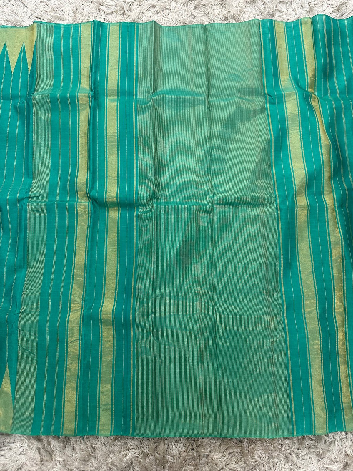 Gadwal pattu temple border saree 